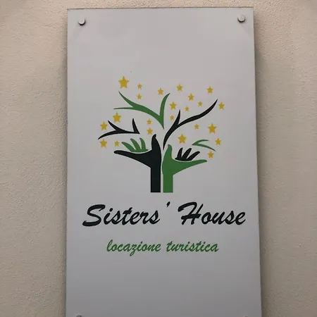 Apartament Sisters' House *