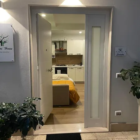 Sisters' House