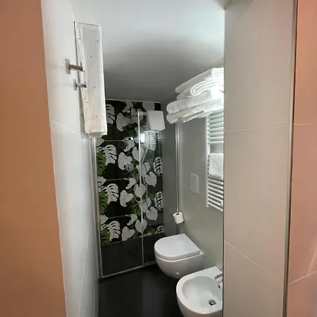 Apartament Sisters' House *