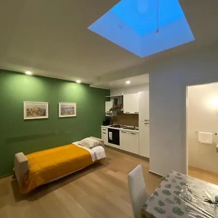 Apartament Sisters' House *